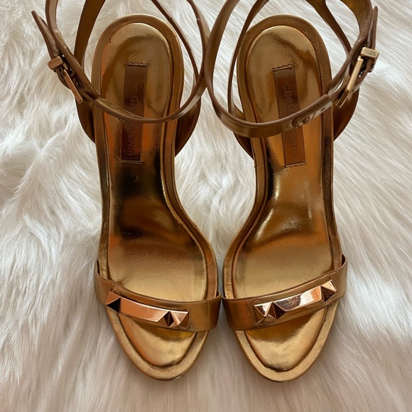 Gold BCBGMAXAZRIA Sandals/ Heels - Size 7 - Picture 6 of 14